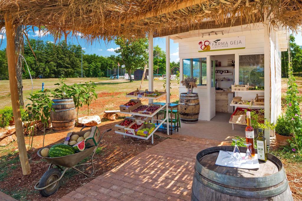 Mobile Homes Premium Vista Mare Park Umag By Camp4You Екстериор снимка