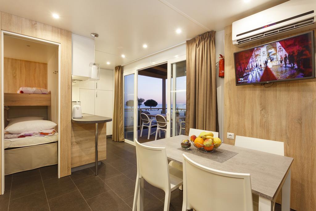 Mobile Homes Premium Vista Mare Park Umag By Camp4You Екстериор снимка