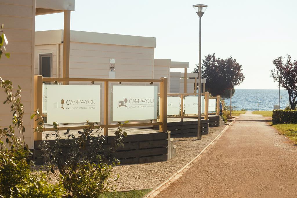 Mobile Homes Premium Vista Mare Park Umag By Camp4You Екстериор снимка